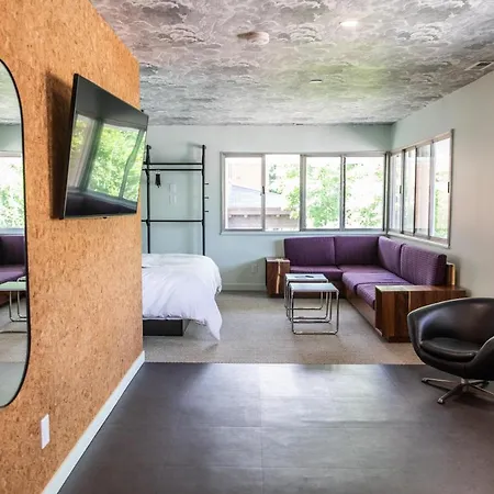 South Wind Motel